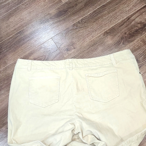 💥 Beige Stretch Corduroy Pant 💥 - Picture 4 of 4
